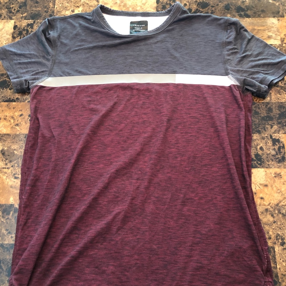 American Eagle tee